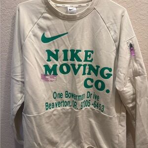 Nike Men's Cream and Green Crewneck Sweater